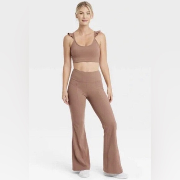 JOY LAB // Razorback Ruffled Strapped Sports Bra // SiZE MEDiUM - Picture 5 of 7